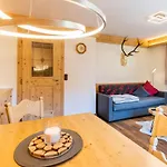 Viktoria 4*