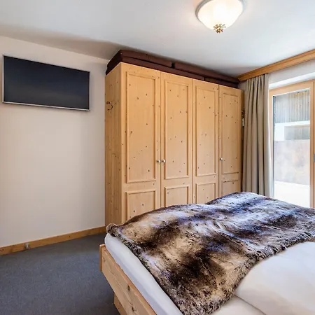 Bed & Breakfast Viktoria 4*