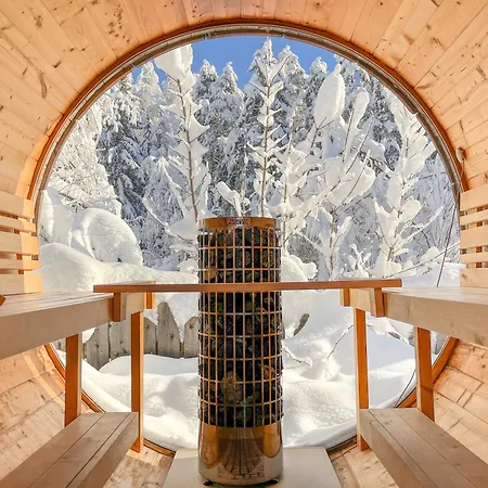 לינה וארוחת בוקר Viktoria 4*